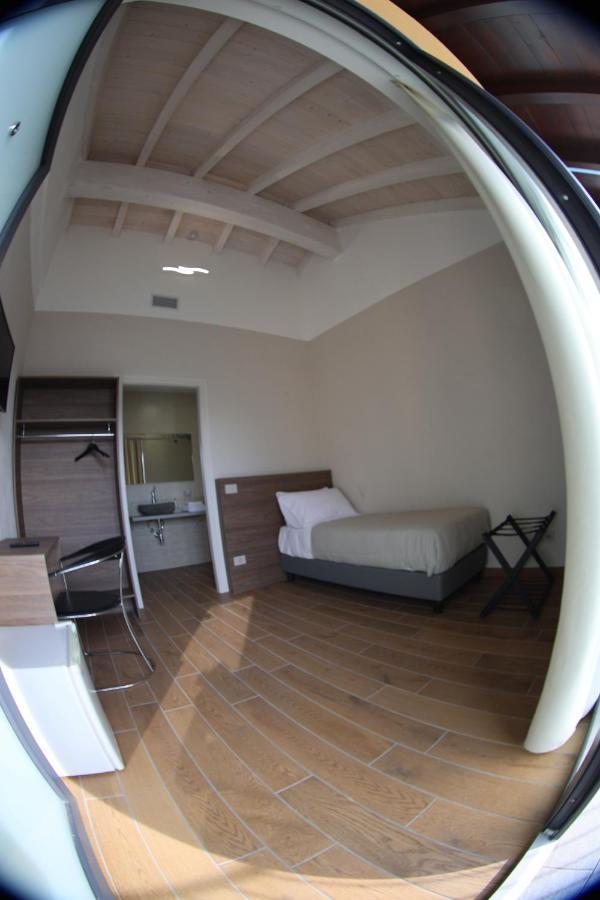 Villoresi Rooms Castano Primo Esterno foto